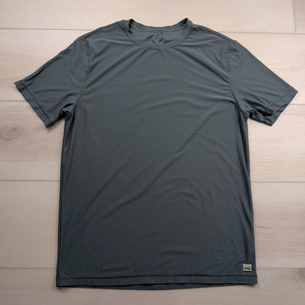 Vuori Strato Tech Tee Mens Large Charcoal Gray Performance Short Sleeve V126